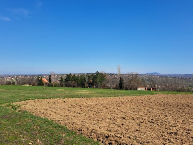 Građevinski plac 8,3 ari, Barič, Obrenovac, 17.430€