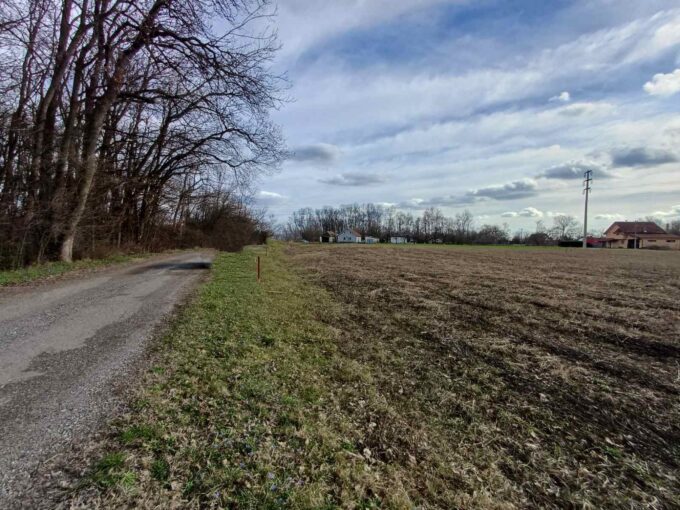 Plac 5,5 ari, Zvečka, Obrenovac, 14.000€