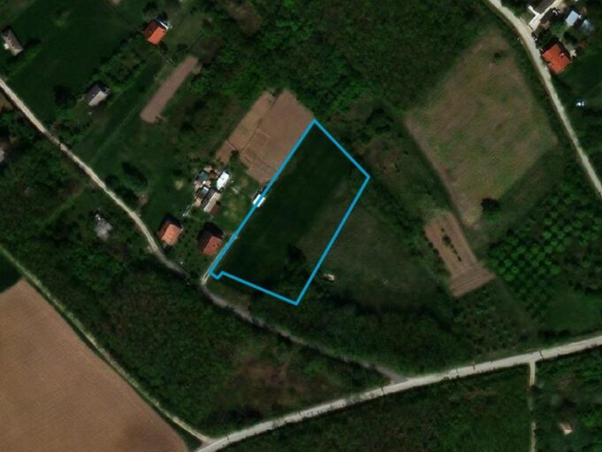 Plac 12 ari, Barič, Obrenovac, 13.000€