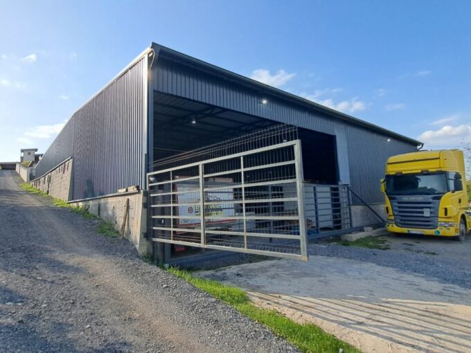 Hala za izdavanje 440 m², Barič, Obrenovac, 3,5 € / m²