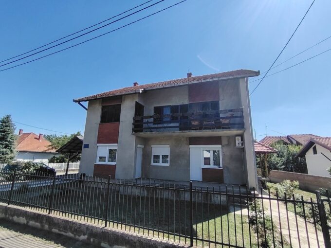 Porodična kuća 250 m², 4 arа, Obrenovac, 200.000 €